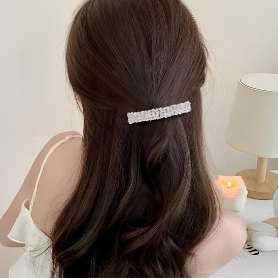 Barrette  pour  cheveux  plat  et  légere                                      