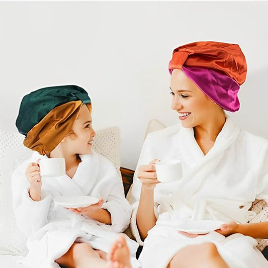Bonnet en satin mignon