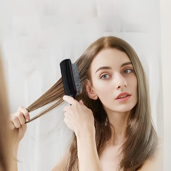 Brosse  cheveux  boucles  donne  effets  lumineux