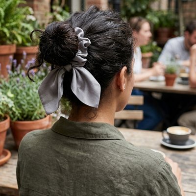 Chouchou pour cheveux coiffure élégante 
