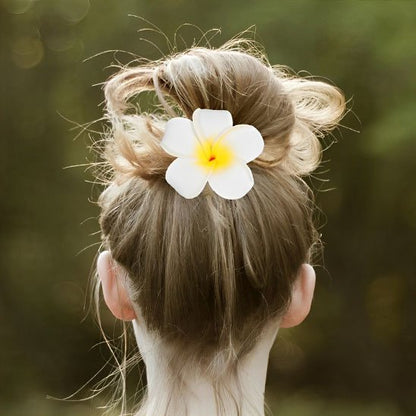 pince à cheveux fleur féminine
